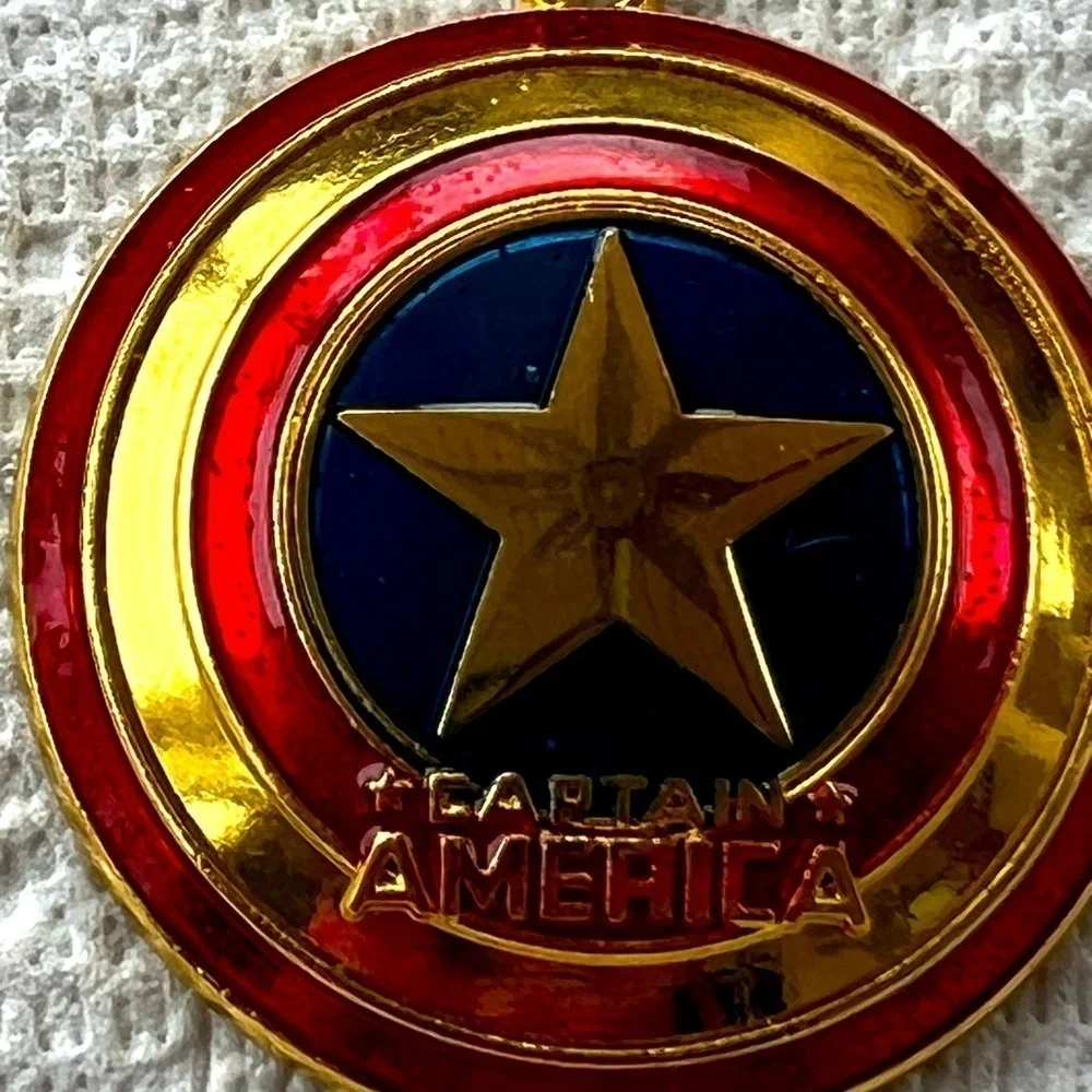 MARVEL Captain America shield keychain